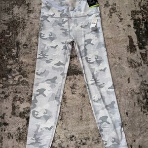 GAP women’s Light Gray Camouflage Leggings